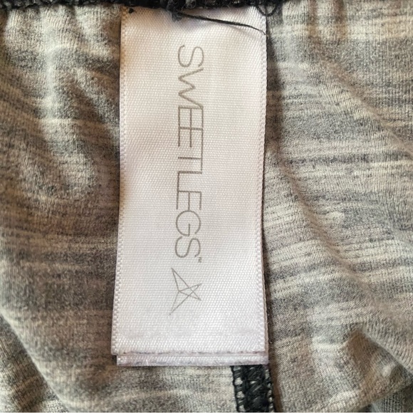 Sweetlegs. Leggings. Grey/black. Size large. Elastic waist. Full length. - Picture 7 of 8